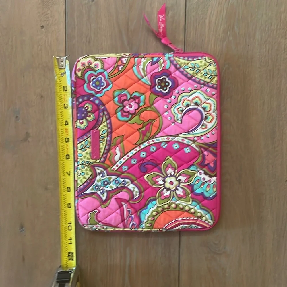 Vera Bradley excellent